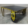 Table basse de style industriel